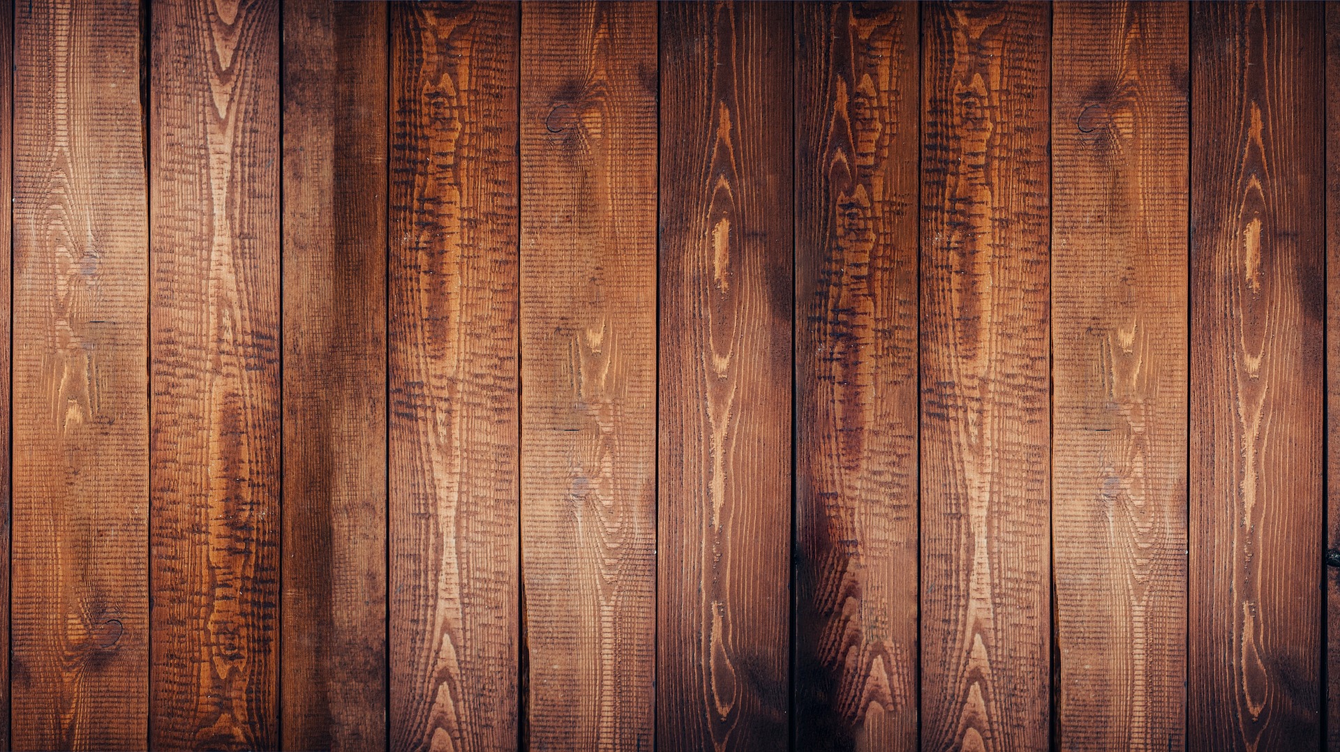 Creatieve manieren om hout in uw interieur te gebruiken